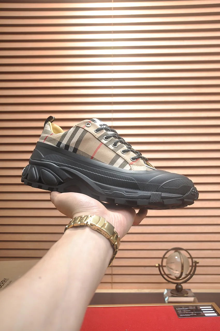 Men's shoes 💰640💶[Burberry] (cowhide lining) classic low-top sneakers｜Imported cowhide with classic plaid fabric｜Cow leather lining｜Original outsole｜Fine workmanship and comfortable to wear Size: 38-44 (customized at 45)